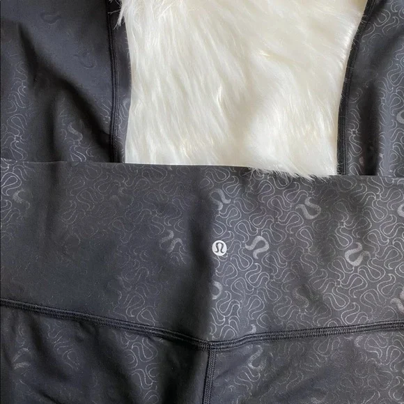 Lululemon Align High-Rise Pant 25" Yogo Emboss Black Size 14 YGMB NEW - Picture 4 of 4